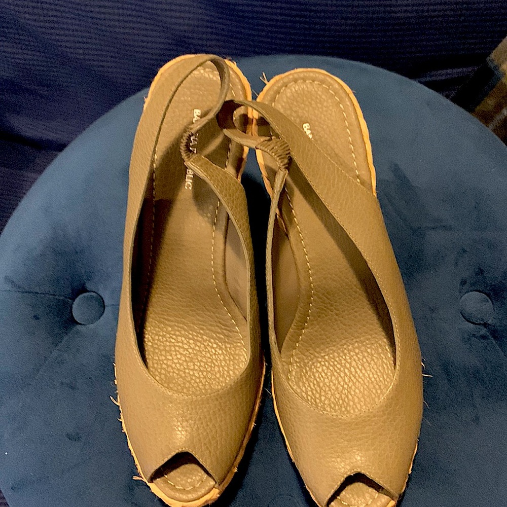 Banana Republic Peeptoe Wedges, Green, Peep toe, Never worn, only owner